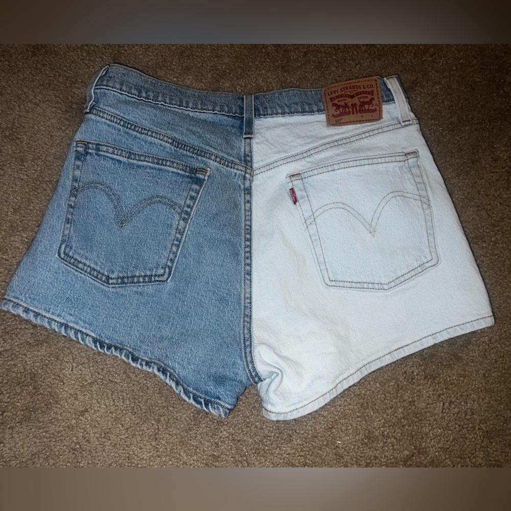 Two Toned Levi’s - Picture 3 of 4